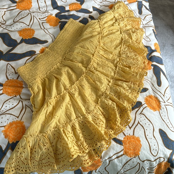 American Eagle eyelet mini skirt - Picture 2 of 4